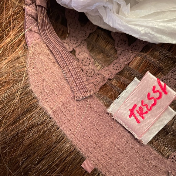 Tressalure Wig in dark auburn/chestnut - Picture 14 of 16